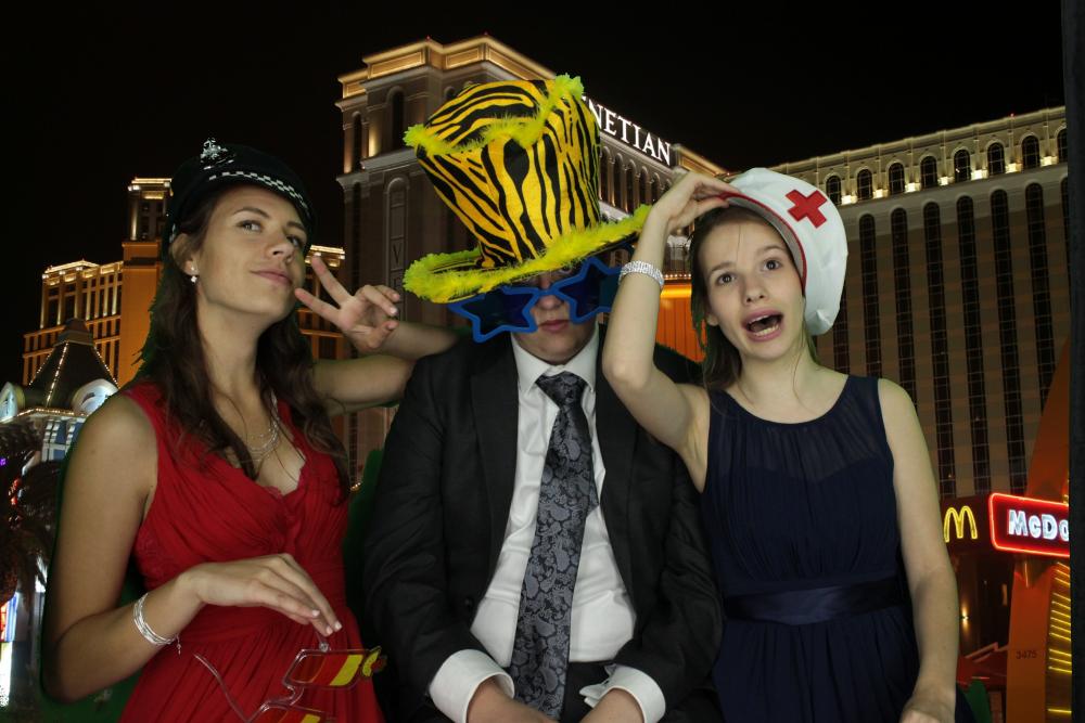 Christ School Prom | View more photos from the event at gallery.myphotoboothexperience.co.uk/u/MyPhotoBoothExperienceLtd/Christ-School-Prom